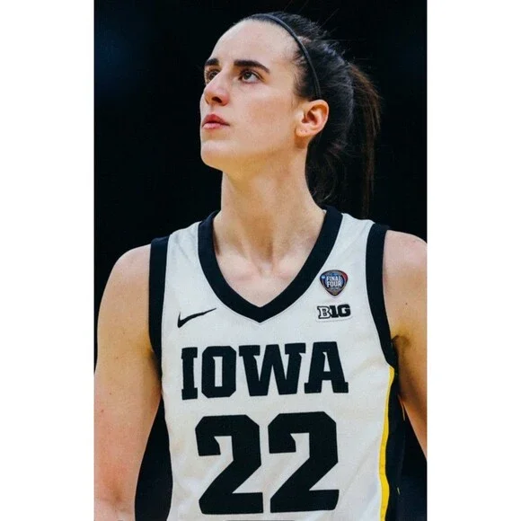 Caitlin Clark (Nike)-(Iowa)-(Hawkeyes)-(White)-(Jersey)-(New Cond.)-(Size-M)-$64 - Picture 4 of 11
